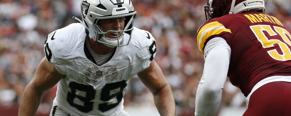 Report: Brock Bowers dealing with PCL injury, bone bruise