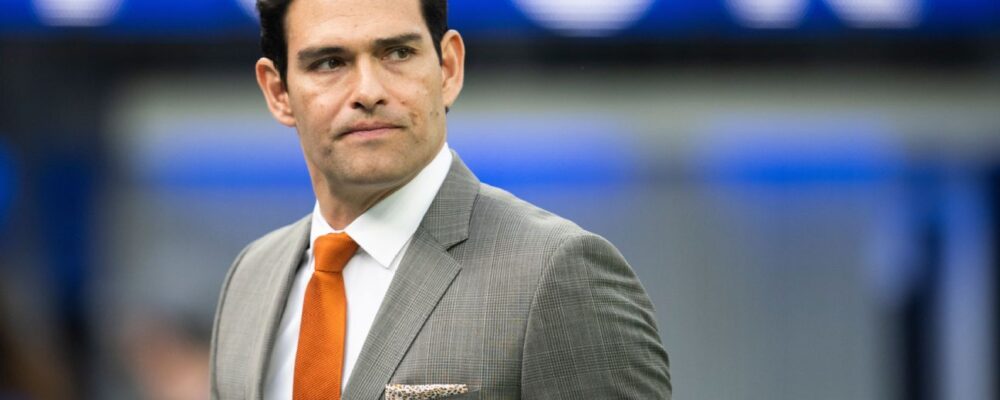 Ex-QB Mark Sanchez charged for allegedly attacking truck driver