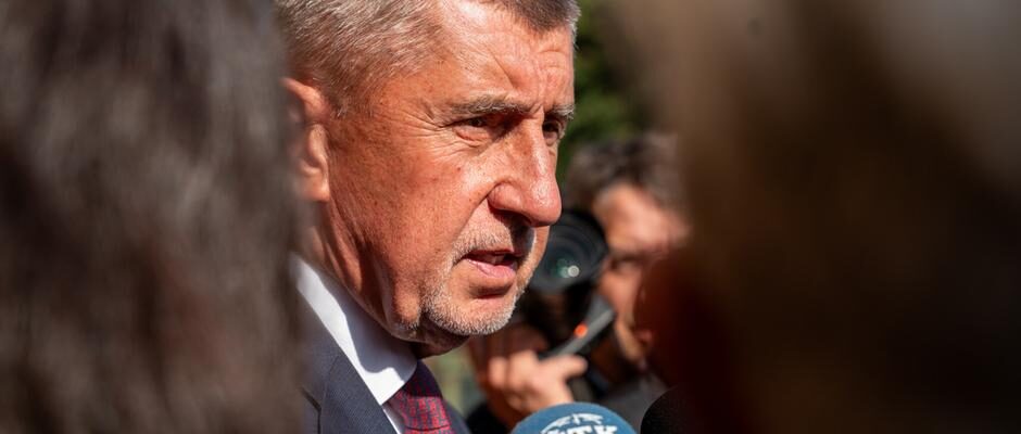 'Trumpist' ex-PM Babis wins elections – DW – 10/04/2025