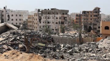 Journalists visit Gaza City under Israeli army supervision