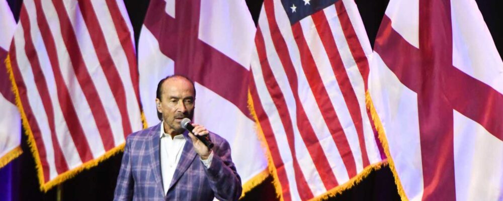 Lee Greenwood makes his case to replace Bad Bunny