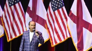 Lee Greenwood makes his case to replace Bad Bunny