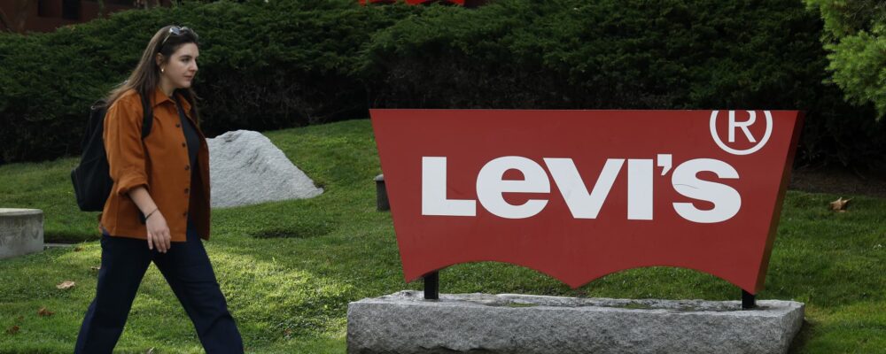 Levi Strauss (LEVI) Q3 2025 earnings