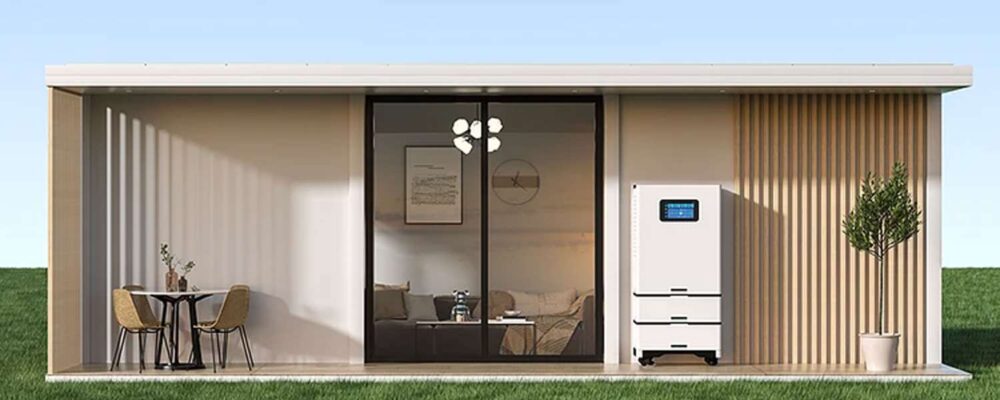 This Amazon Tiny House Is Equipped With Solar Panels