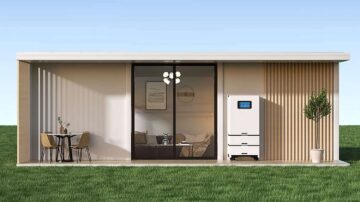 This Amazon Tiny House Is Equipped With Solar Panels
